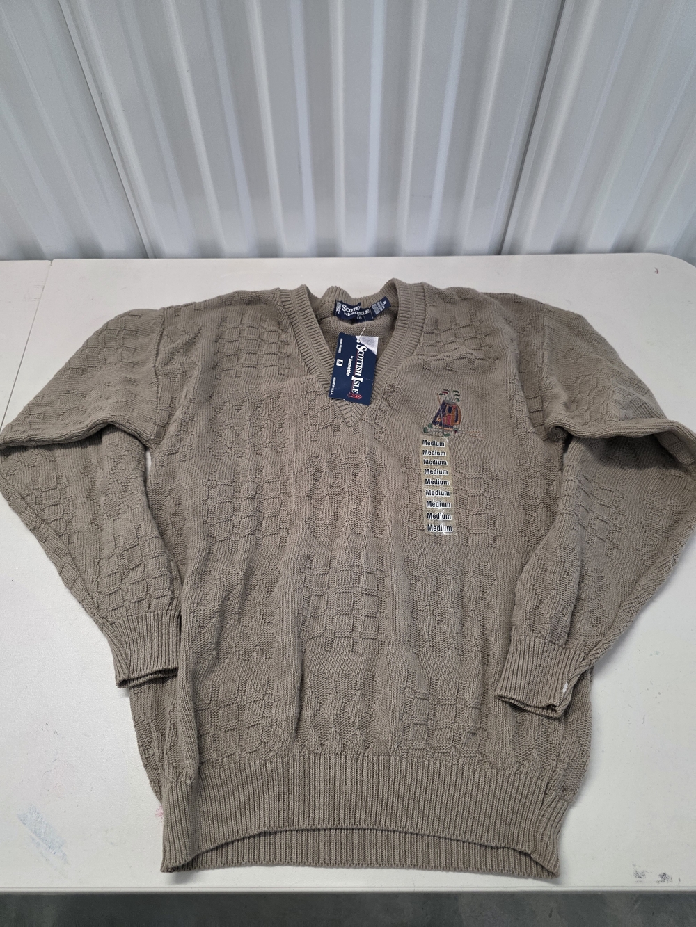 Vintage Scottish Isle By Bernette Embroidered Golf Sweater Size Medium NWT